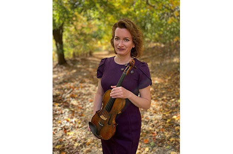 Samantha George, violin